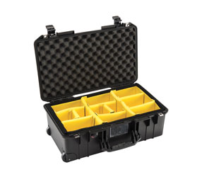 PELI 1535 AIR CASE Internal dimensions 518x284x183mm, with padded dividers, wheeled, black