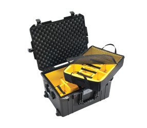 PELI 1607 AIR CASE Internal dimensions 535x402x295mm, with padded dividers, wheeled, black