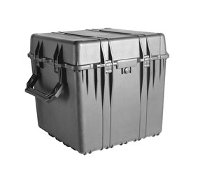 PELI 0370 CUBE CASE Internal dimensions 610x610x610mm, with padded dividers, black