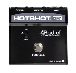 RADIAL HOTSHOT DM-1 MICROPHONE SWITCHER Pedal, passive, 2x output channels